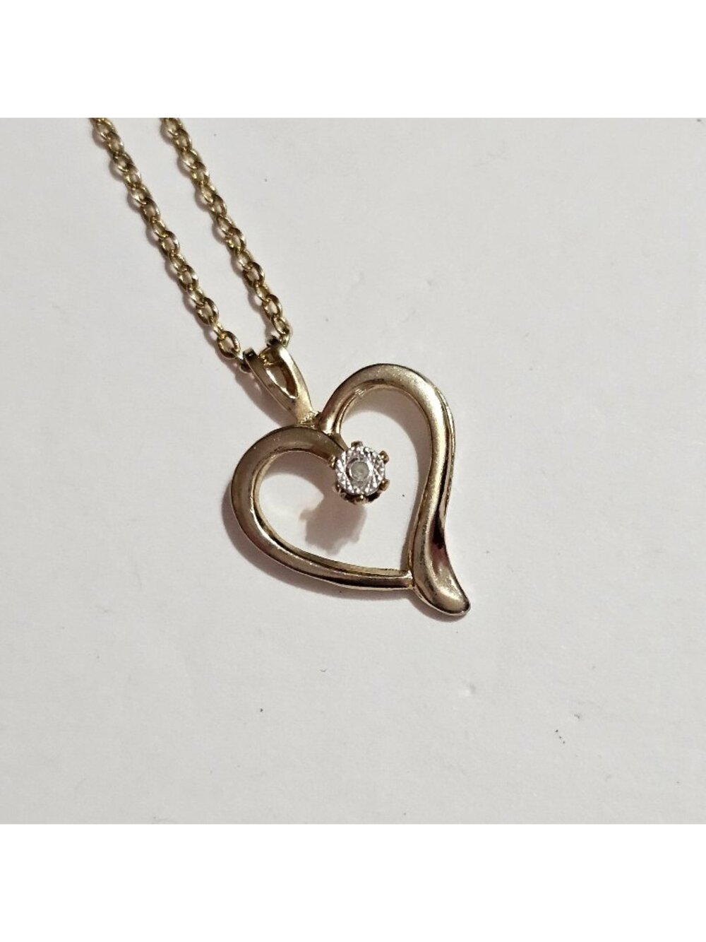 (639) Gold Plated Dainty Heart Pendant Necklace Chain Feminine Romantic